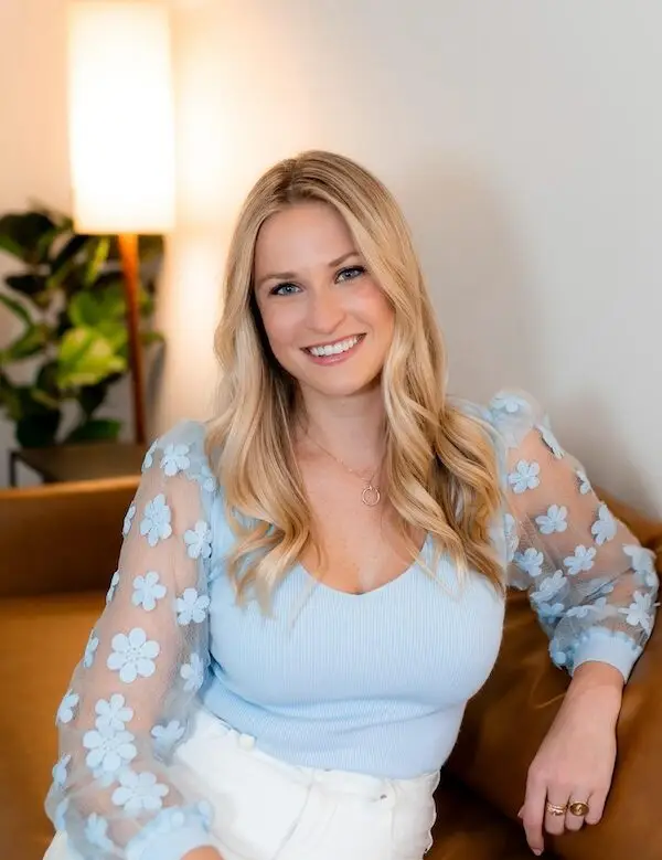 Keara_Cahill-600x779